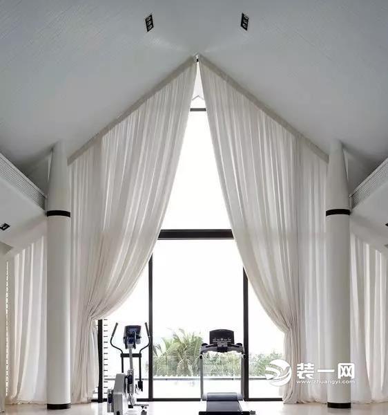 卫生间百叶窗挂什么样的窗帘风水好_50平米窗帘店挂样效果图_窗对窗有影响风水吗