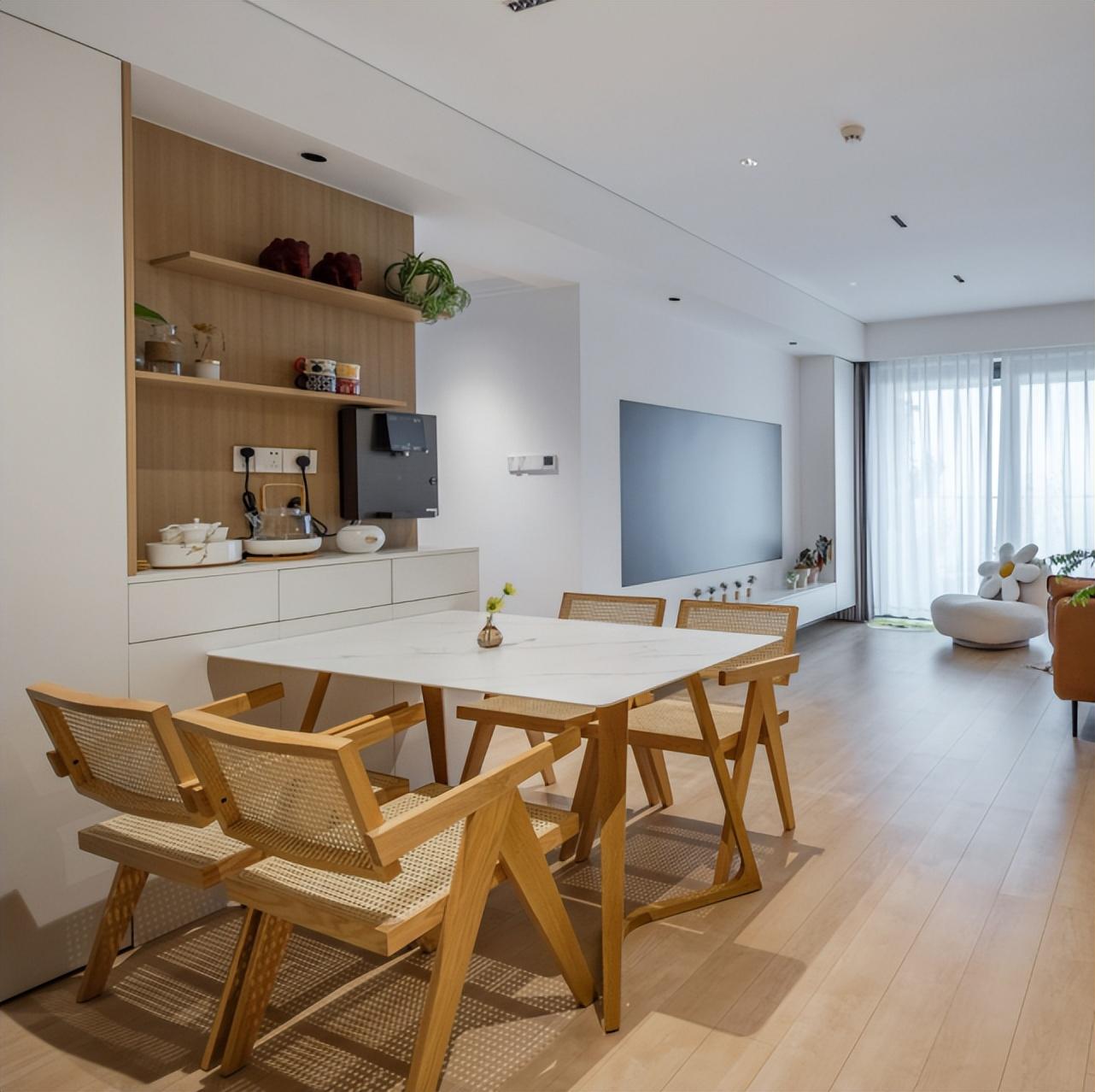 客厅如何设计“去茶几化”，让客厅空间更宽敞